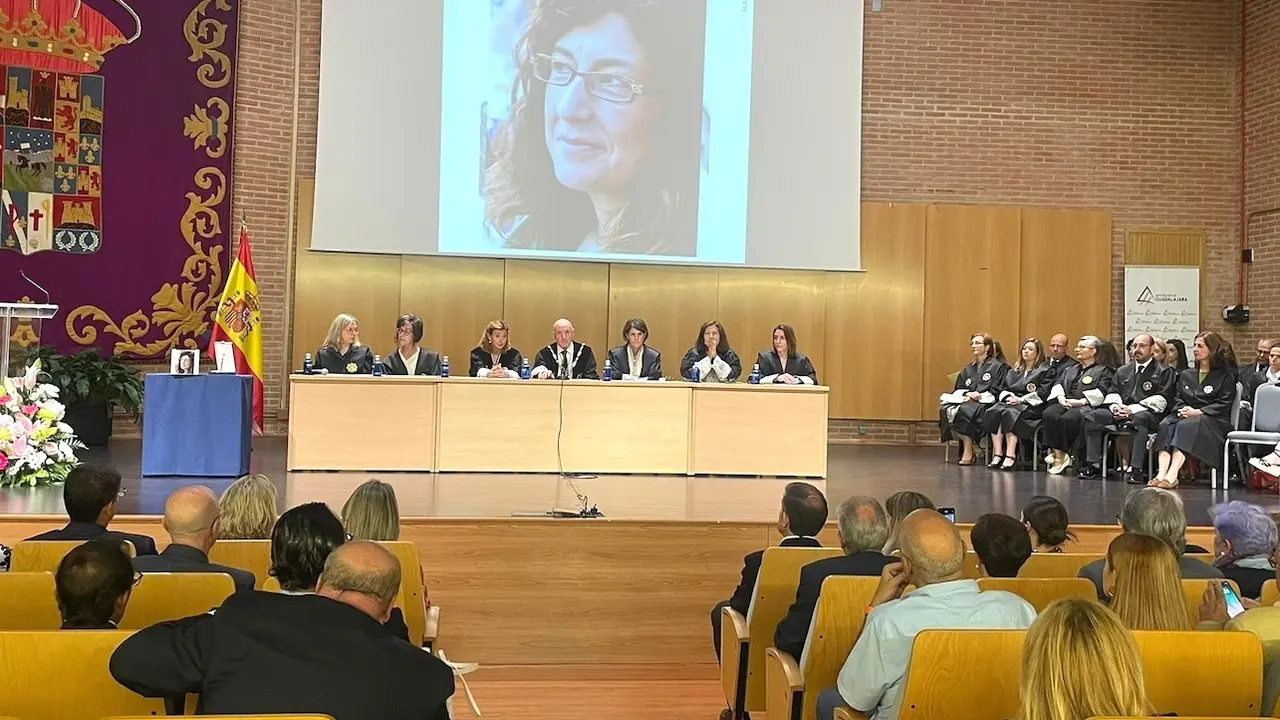 Emotivo homenaje póstumo a la magistrada de la Audiencia de Guadalajara Victoria Hernández