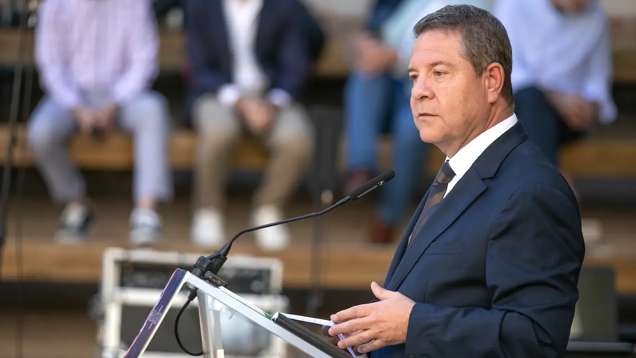El presidente de Castilla-La Mancha, Emiliano García-Page, ha inaugurado en Toledo la regeneración del entorno urbano del Salón Rico y el Corral de Don Diego