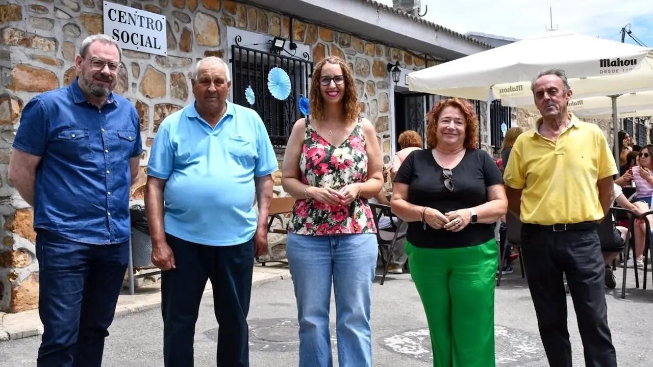 La consejera de Igualdad de Castilla-La Mancha, Sara Simón, ha inaugurado este sábado el nuevo Centro Social Local y la pista de pádel de El Ordial (Guadalajara)