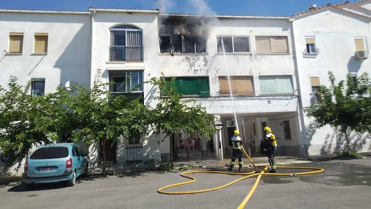 Un incendio en un piso de un bloque de Almagro (Ciudad Real) obliga a desalojar a los vecinos