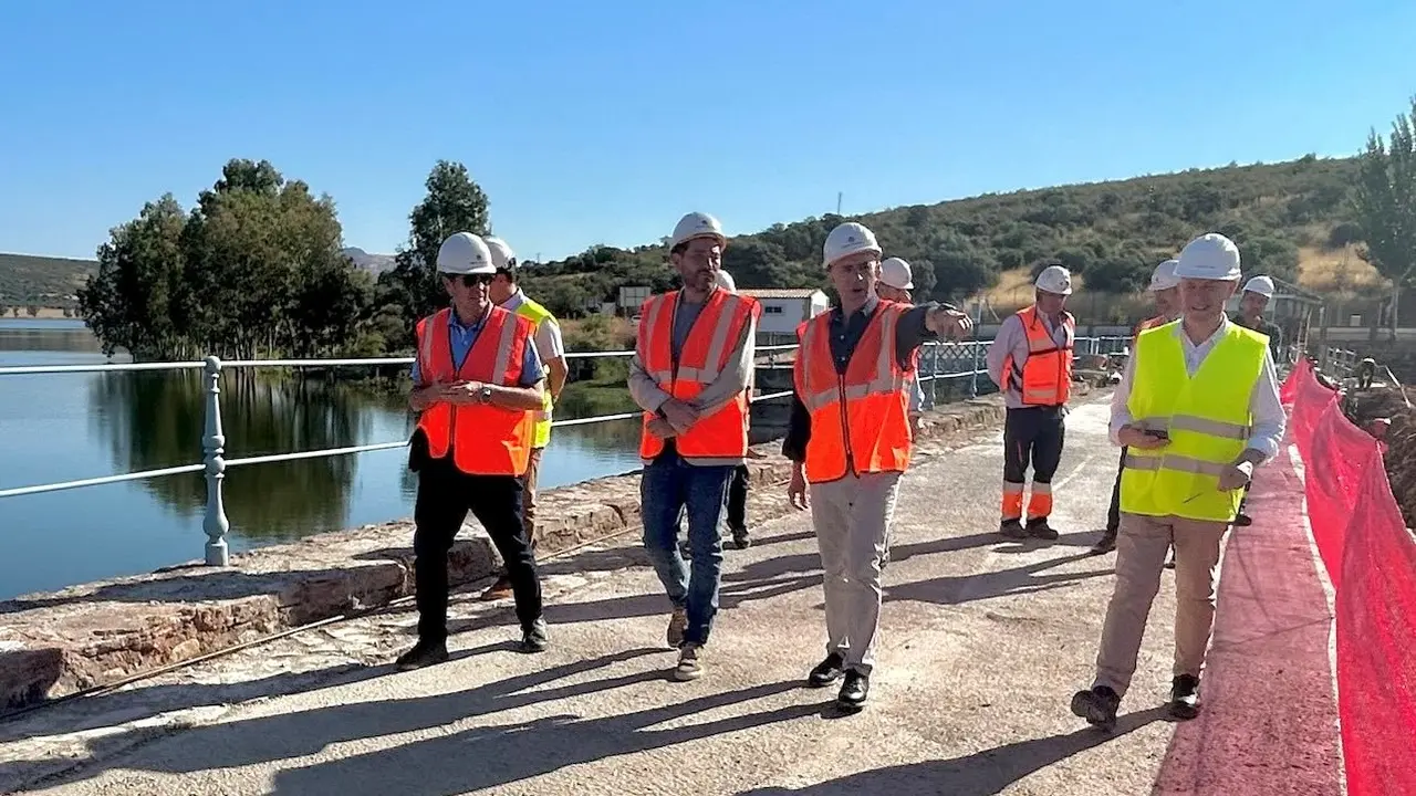 El subdelegado del Gobierno en Ciudad Real visita distintas actuaciones de la Confederación Hidrográfica del Guadiana