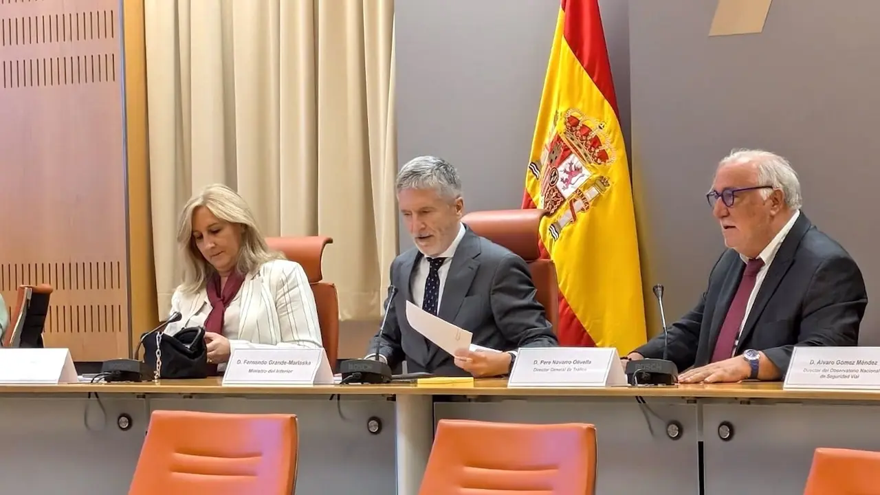 El ministro del Interior, Fernando Grande-Marlaska, ha presentado la nueva campaña de la DGT para este verano