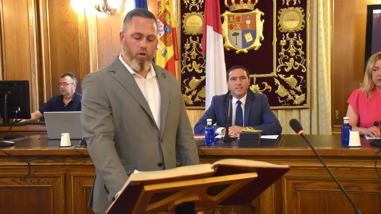 El alcalde de Tragacete, Diego Yuste, toma posesión como nuevo diputado provincial de Cuenca