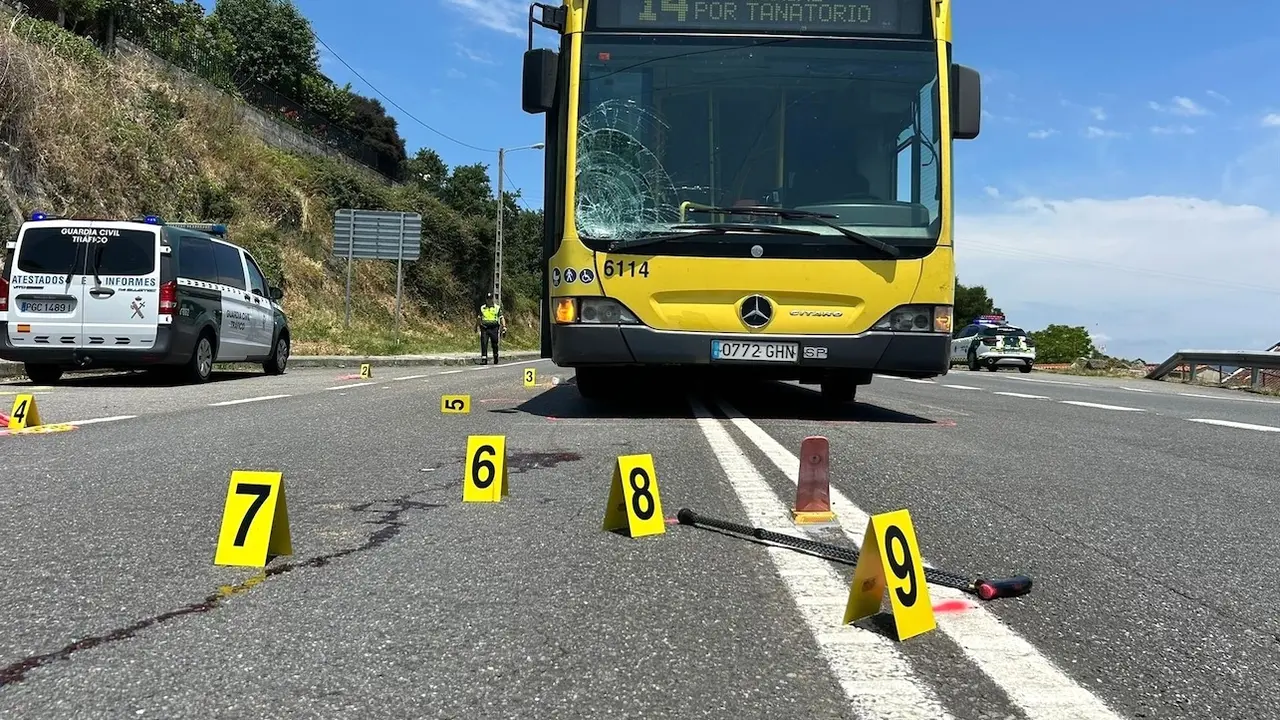 Muere una mujer tras ser atropellada por un autobús de línea en una travesía