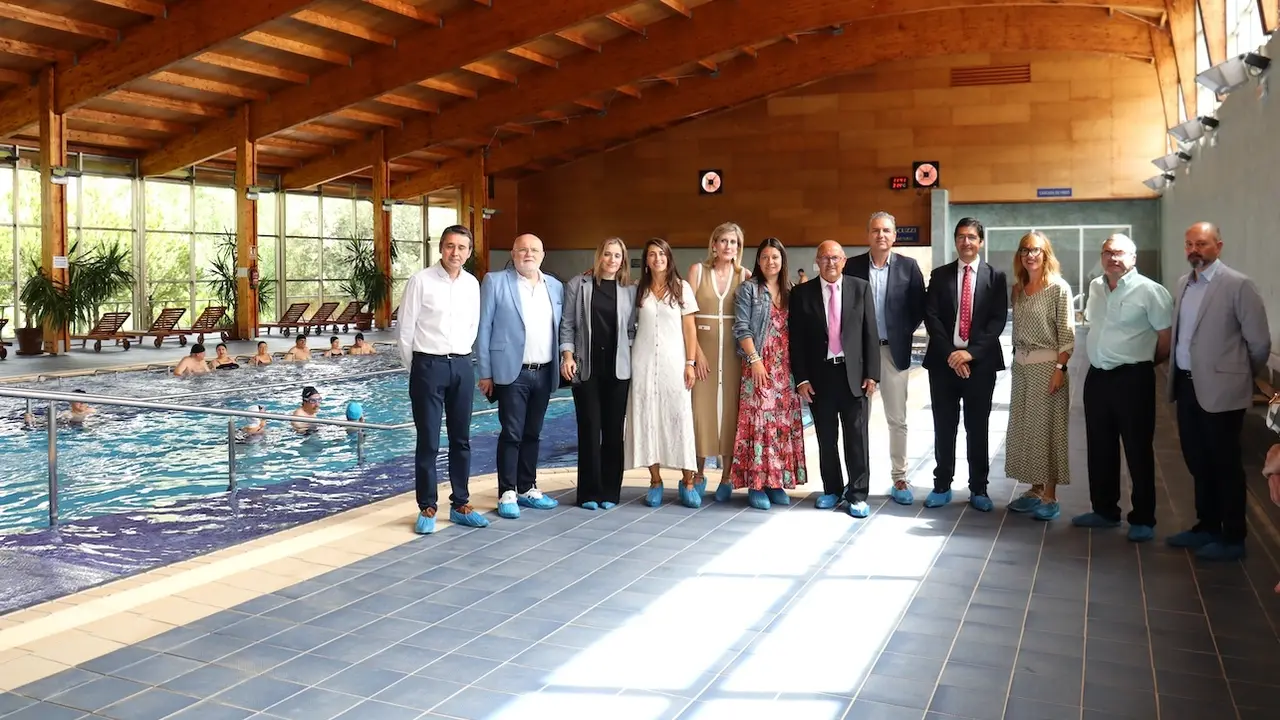El vicepresidente segundo del Gobierno de Castilla-La Mancha, José Manuel Caballero, y la consejera de Bienestar Social, Bárbara García Torijano, han presentado el Programa de Termalismo Social para personas Mayores