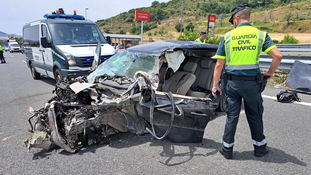 accidente de tráfico, choque, colisión, salida de vía, salirse de la vía,