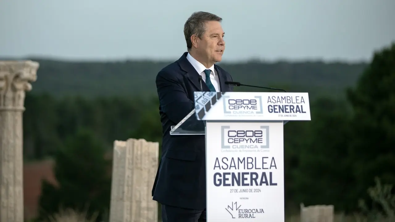 El presidente de Castilla-La Mancha, Emiliano García-Page, ha clausurado en Cuenca, la Asamblea General de la Confederación de Empresarios de Cuenca (CEOE-CEPYME CUENCA)