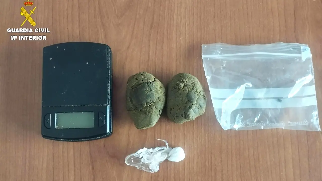 Detenido un varón en Tarancón (Cuenca) por saltarse un control y portar hachís y cocaína en su coche