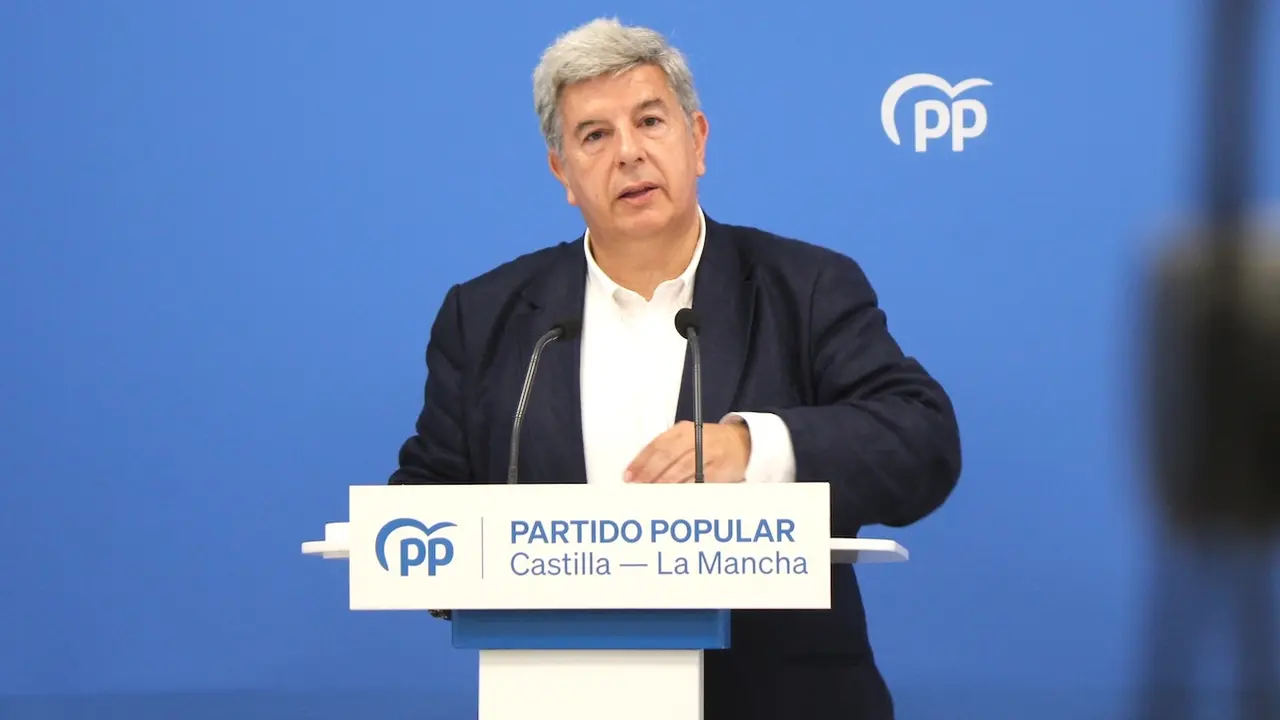 El senador por designación autonómica del&nbsp;PP de Castilla-La Mancha, Miguel Ángel de la Rosa, durante la rueda de prensa que ha ofrecido en la sede de los 'populares' en Toledo