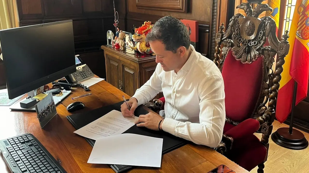 El alcalde de Toledo, Carlos Velázquez, pide a la Junta un consultorio para Valparaíso, La Legua y Vistahermosa
