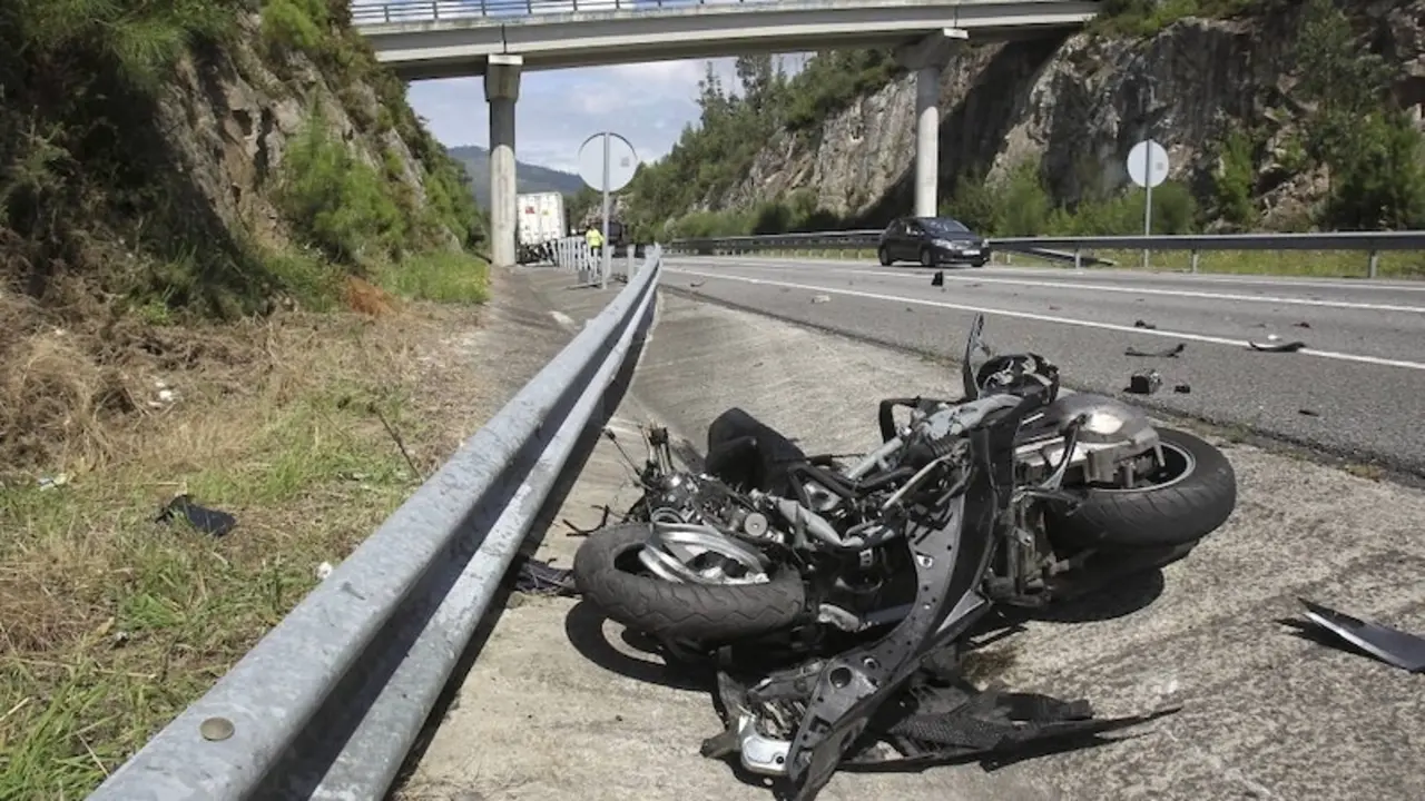 moto, motorista, accidente, motocicleta, bionda,
