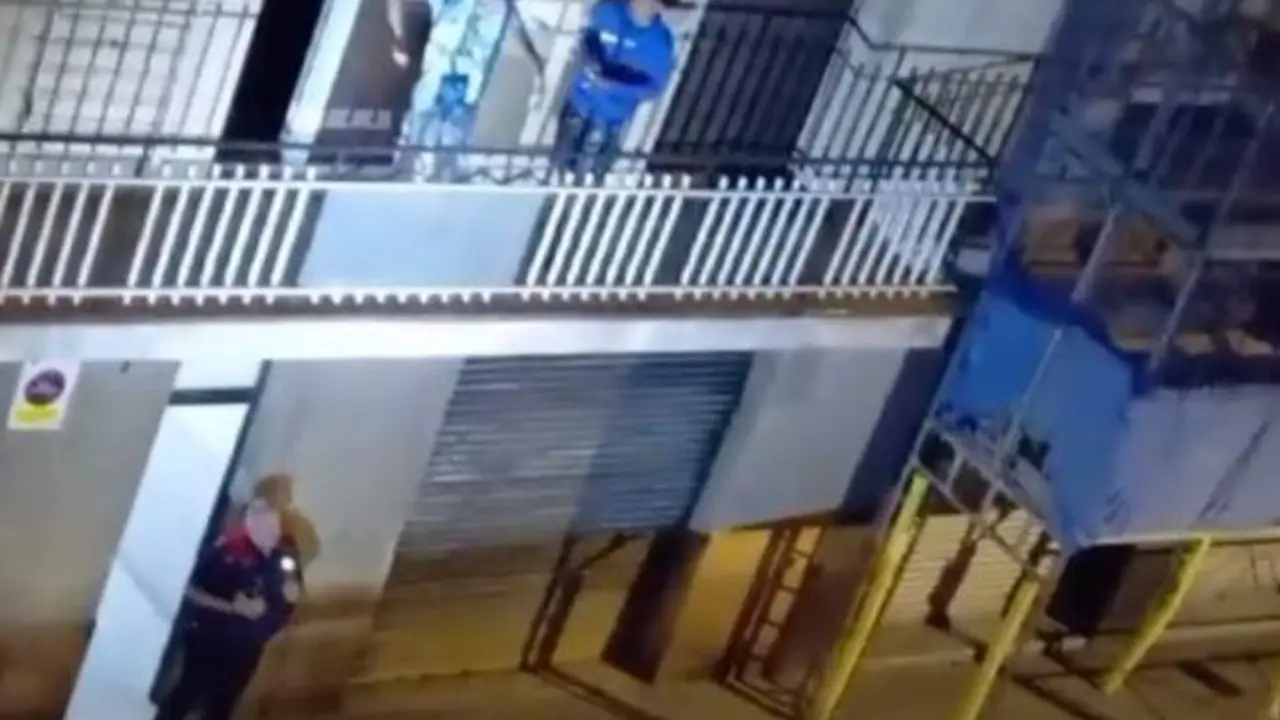 Intentan hacer explotar una vivienda cuando los sorprenden robando de madrugada