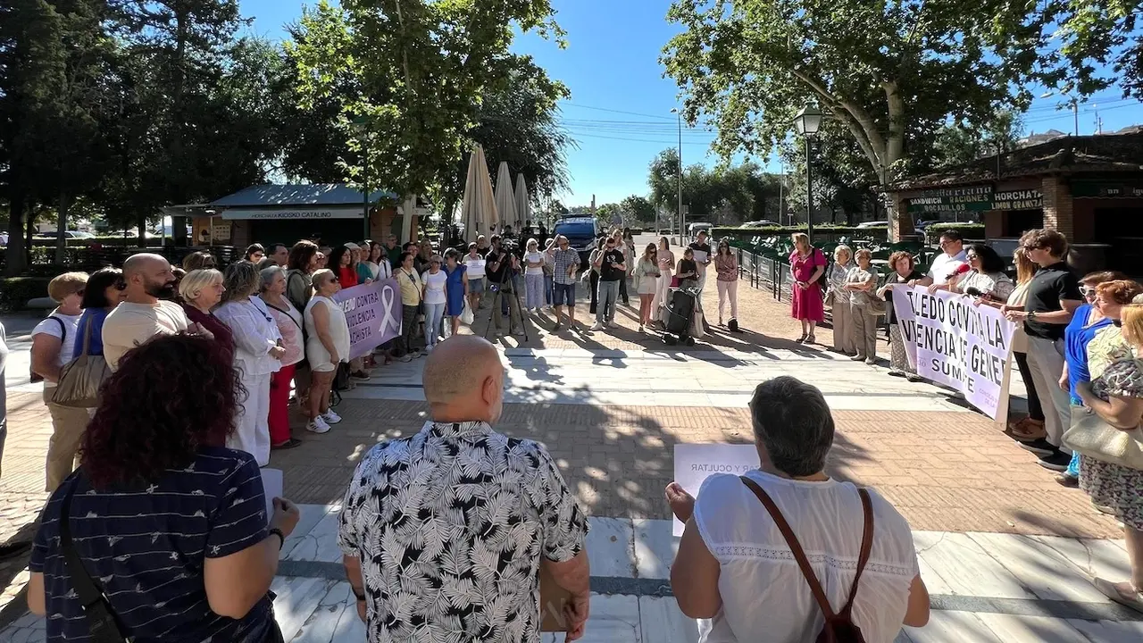 El recuerdo de las tres víctimas del crimen machista en Las Pedroñeras (Cuenca) centra la concentración contra la violencia de género de Toledo