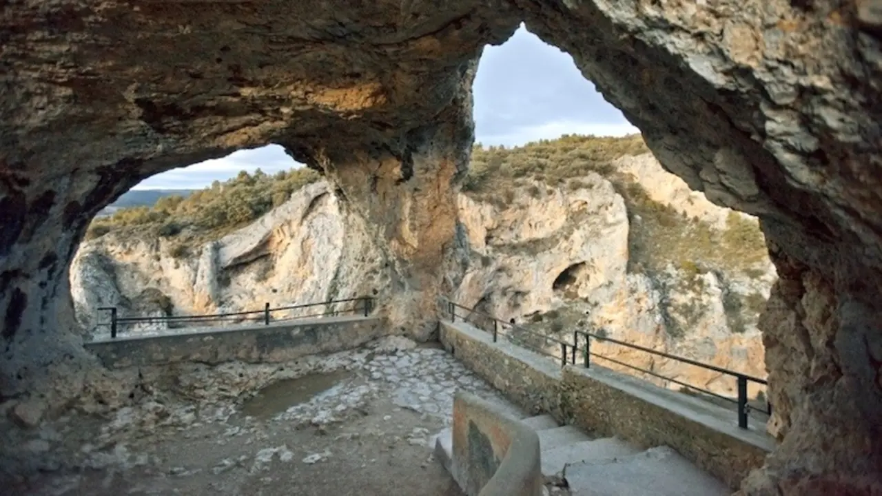Rescatan a una mujer de 50 años tras sufrir una caída en el Ventano del Diablo en Villalba de la Sierra (Cuenca)