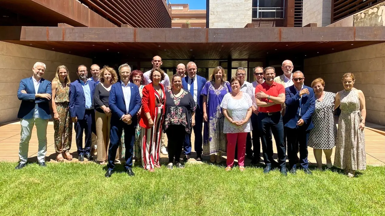 La consejera de Economía, Empresas y Empleo de Castilla-La Mancha, Patricia Franco, ha presidido la reunión del Consejo de Economía Social de Castilla-La Mancha, que se ha celebrado en la Consejería de Bienestar Social en Toledo