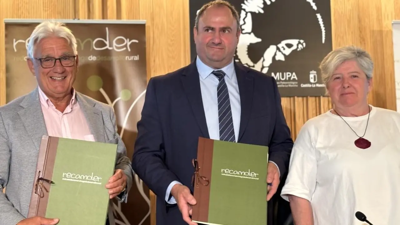 El Gobierno de Castilla-La Mancha y siete grupos de desarrollo rural estudiarán la capacidad de absorción de CO2 en terrenos agrícolas y ganaderos para crear sumideros de carbono