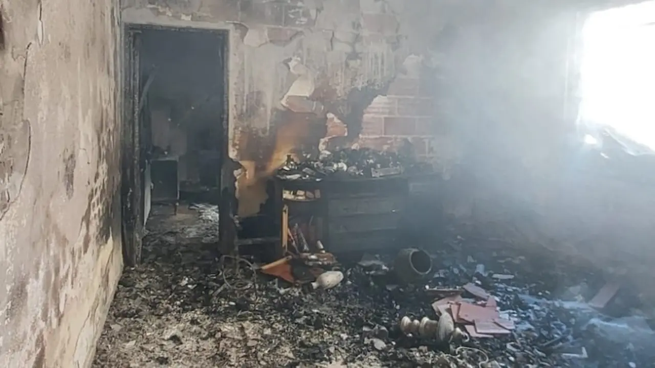 Una afectada por inhalación de humo en el incendio de su casa en Los Yébenes (Toledo)