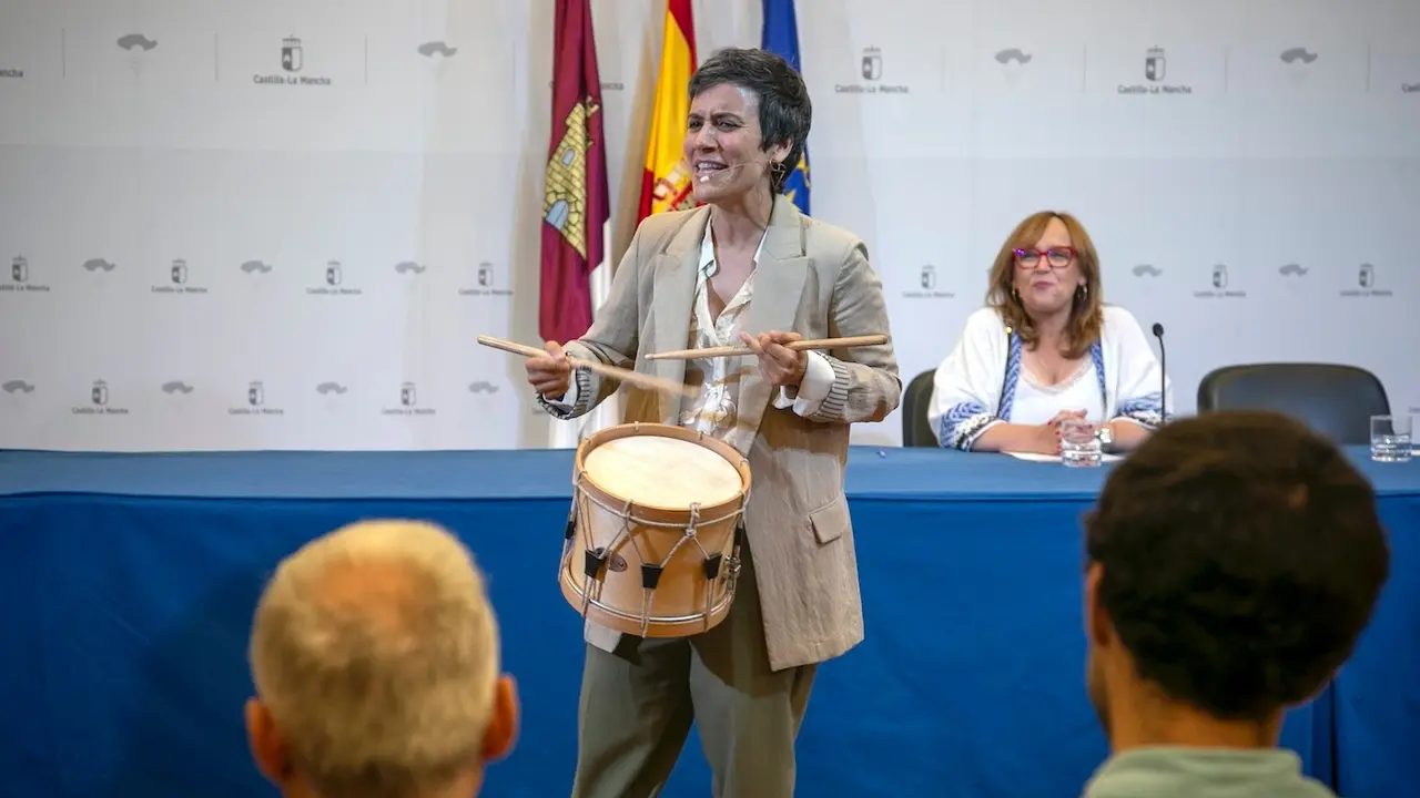 La viceconsejera de Cultura y Deportes, Carmen Teresa Olmedo, ha presentado, en rueda de prensa, la programación de Otoño de la Red de Artes Escénicas y Musicales de Castilla-La Mancha 2024