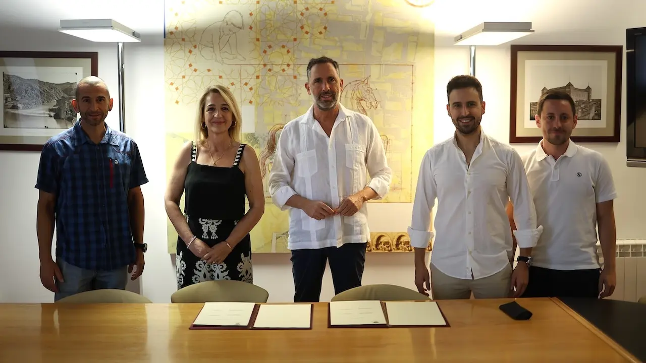 Firmado con los bomberos de Toledo el acuerdo que les reconoce la categoría C1
