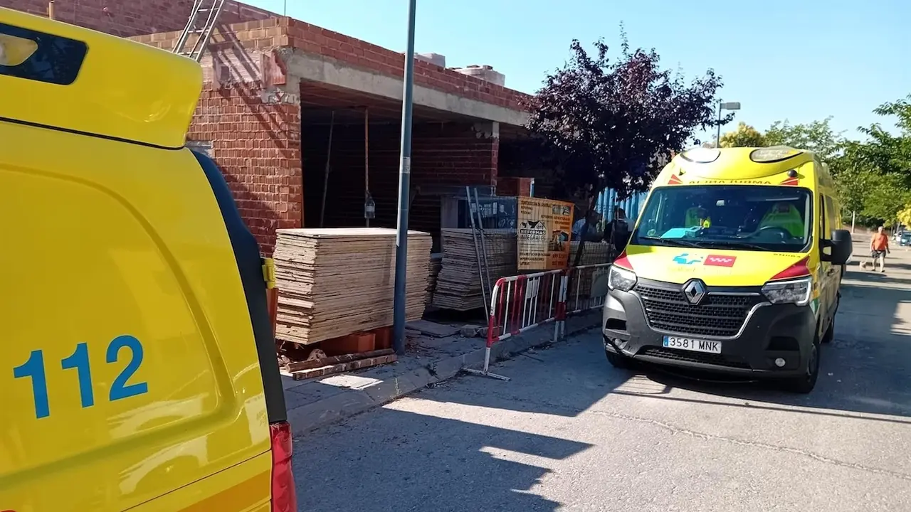 ambulancia, accidente laboral, obra, caída,