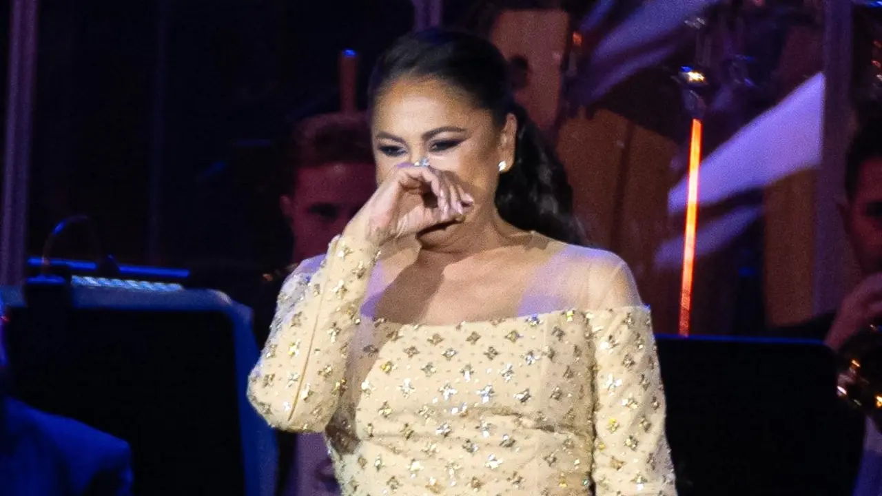 En la imagen de archivo Isabel Pantoja emocionada en uno de sus últimos conciertos de su gira