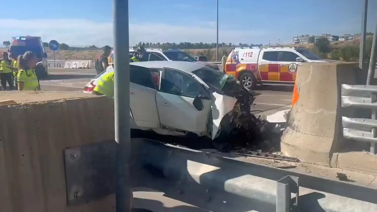 Muere un hombre tras impactar con su vehículo contra el hormigón de un peaje