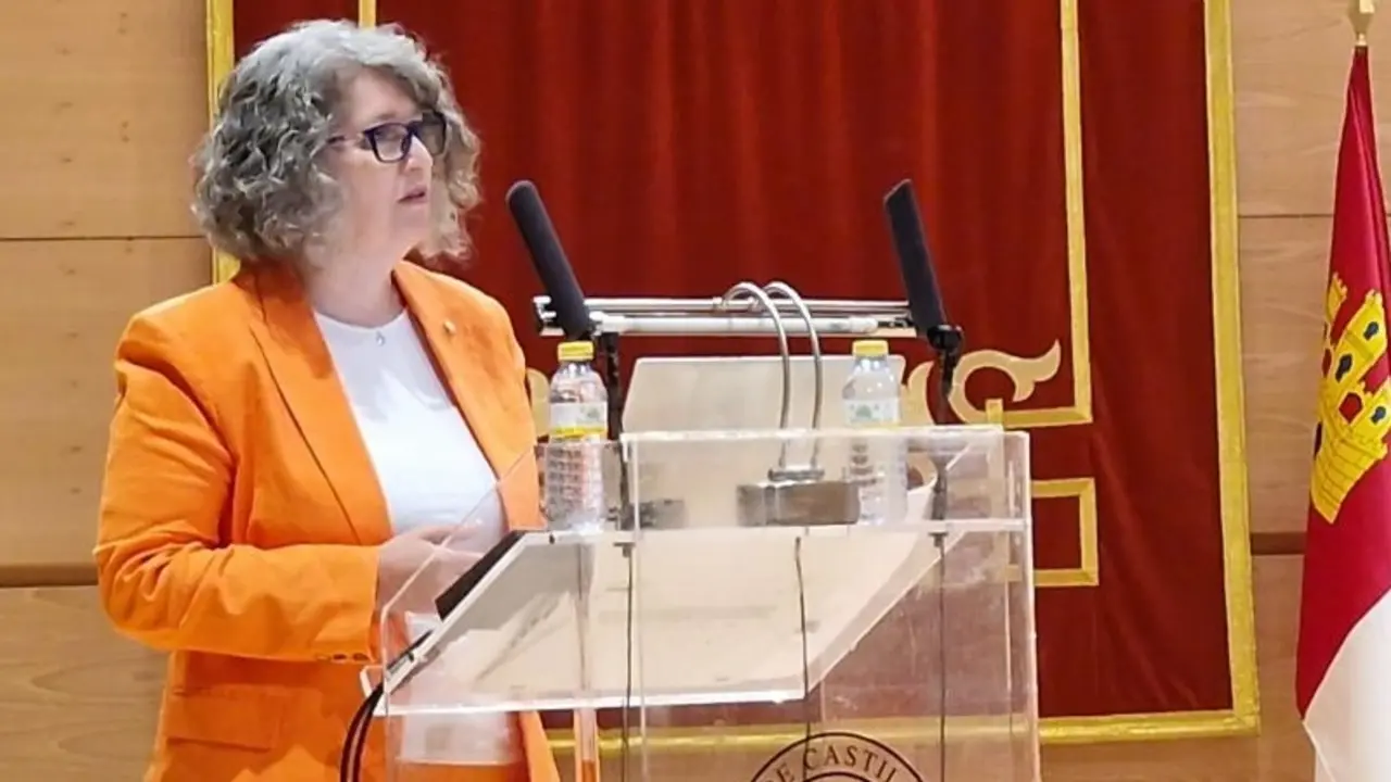 La consejera de Desarrollo Sostenible de Castilla-La Mancha, Mercedes Gómez, durante su intervención este lunes en el acto del 25 aniversario del IREC en Ciudad Real