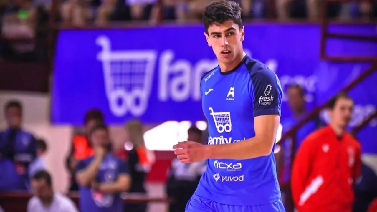 El ala zurdo Carlos Gómez, tercera incorporación del Viña Albali Valdepeñas