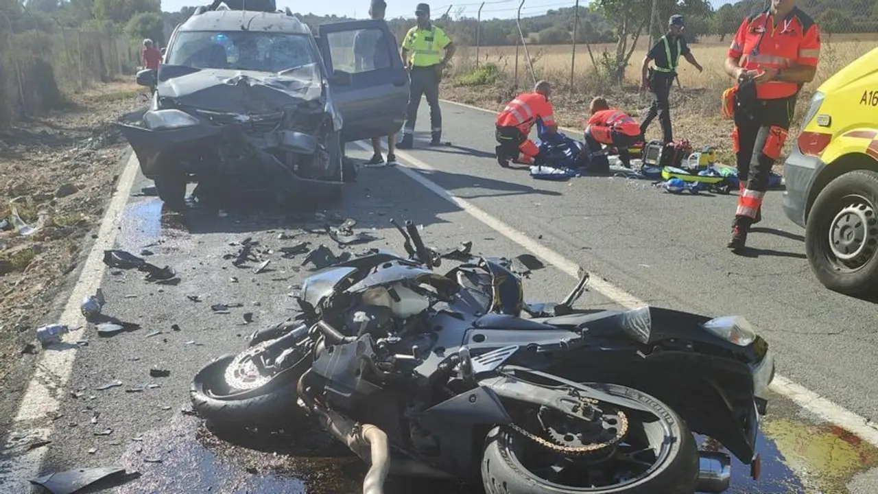 accidente de tráfico, moto, motorista, ciclomotor,
