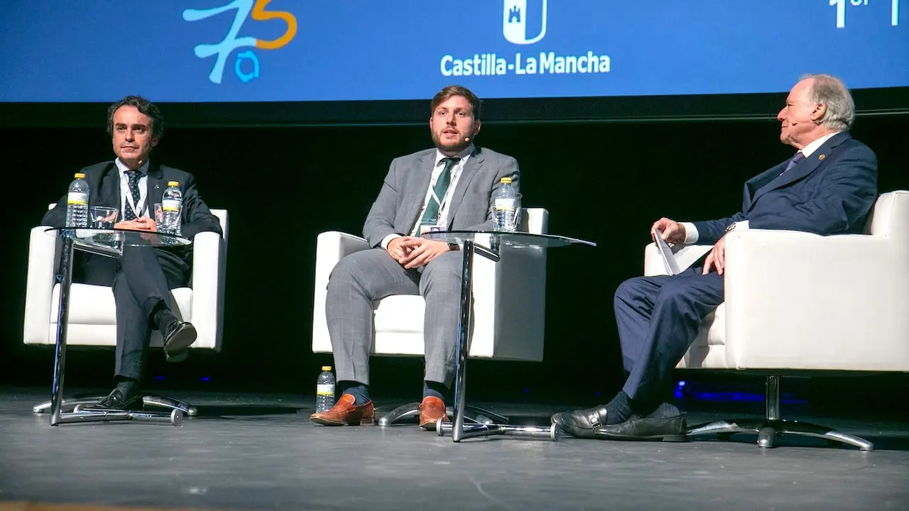 El consejero Fomento, Nacho Hernando, ha inaugurado el primer ‘Transforming Road Mobility’ que organiza la Asociación Española de la Carretera, en el Palacio de Congresos ‘El Greco' de Toledo