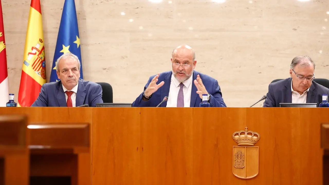 El vicepresidente primero del Gobierno de Castilla-La Mancha, José Luis Martínez Guijarro, comparece en la Comisión de Asuntos Generales de las Cortes regionales para informar sobre la evolución del Plan de Recuperación, Transformación y Resiliencia, Next Generation