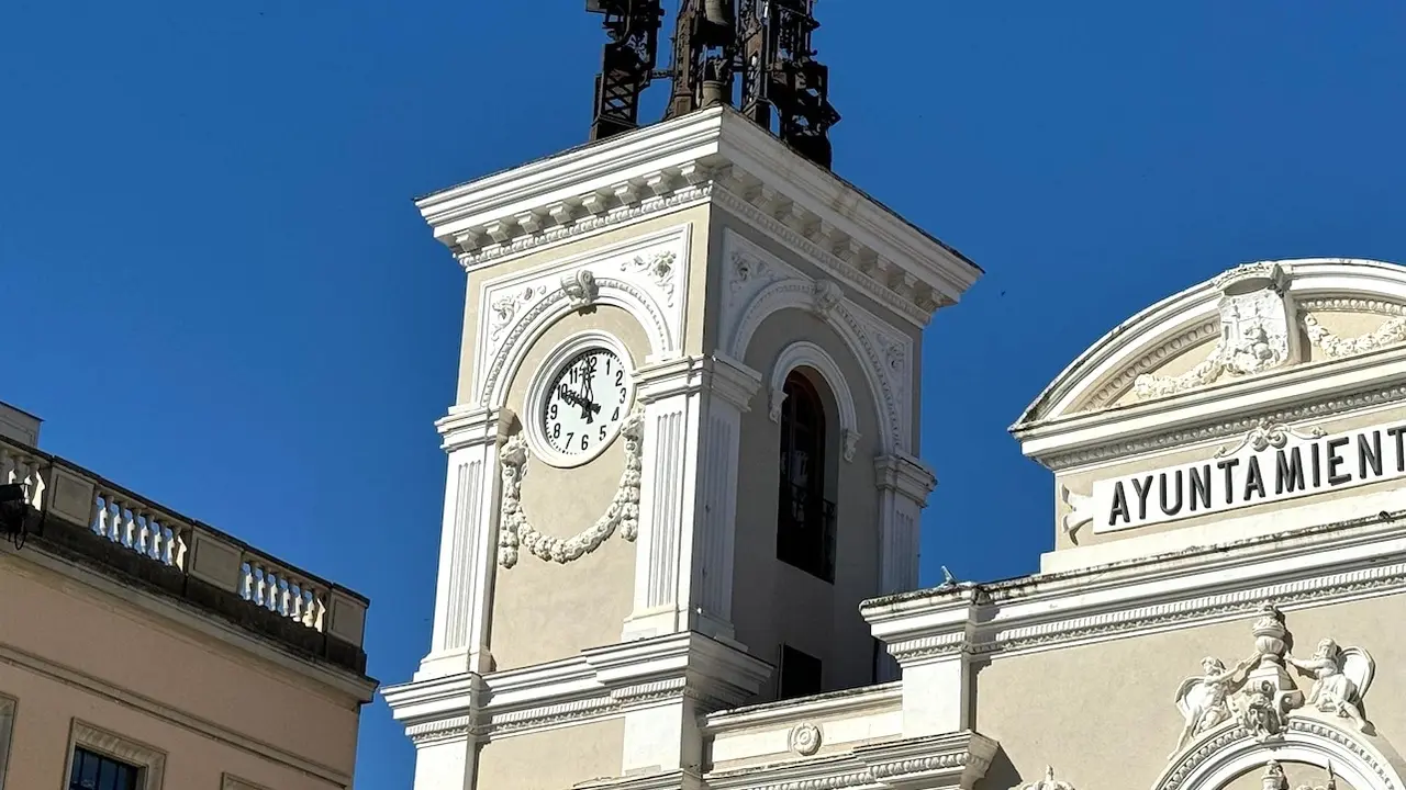 Las campanas del Ayuntamiento de Guadalajara dejan de sonar por riesgo de colapso de la torre