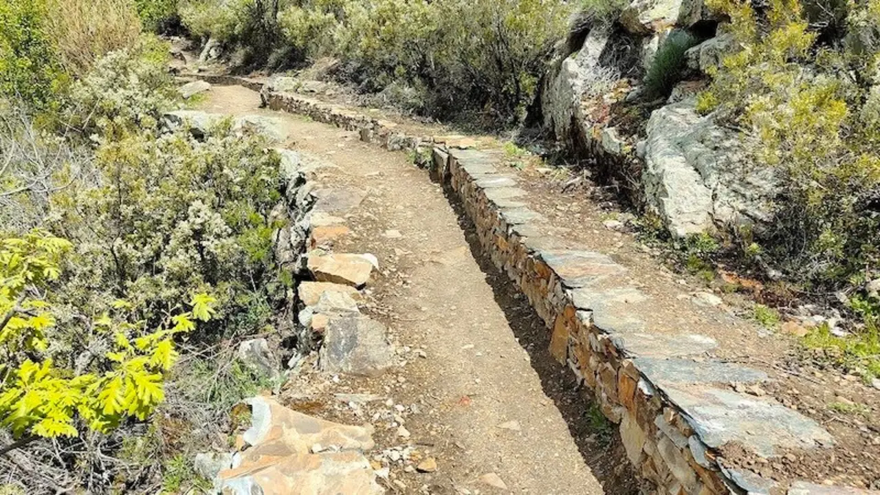 La Junta mejora la seguridad en el sendero de la chorrera de Despeñalagua