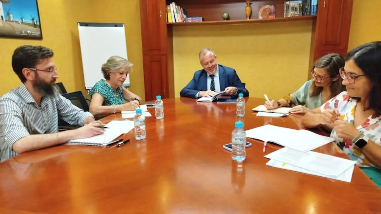 La Junta recoge aportaciones para el diseño de las 'Entidades Colaboradoras'