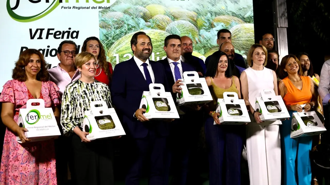 El presidente del PP de Castilla-La Mancha, Paco Núñez, durante la inauguración de la VI Feria Regional del Melón ‘Ferimel’ que se celebra en la localidad ciudadrealeña de Membrilla
