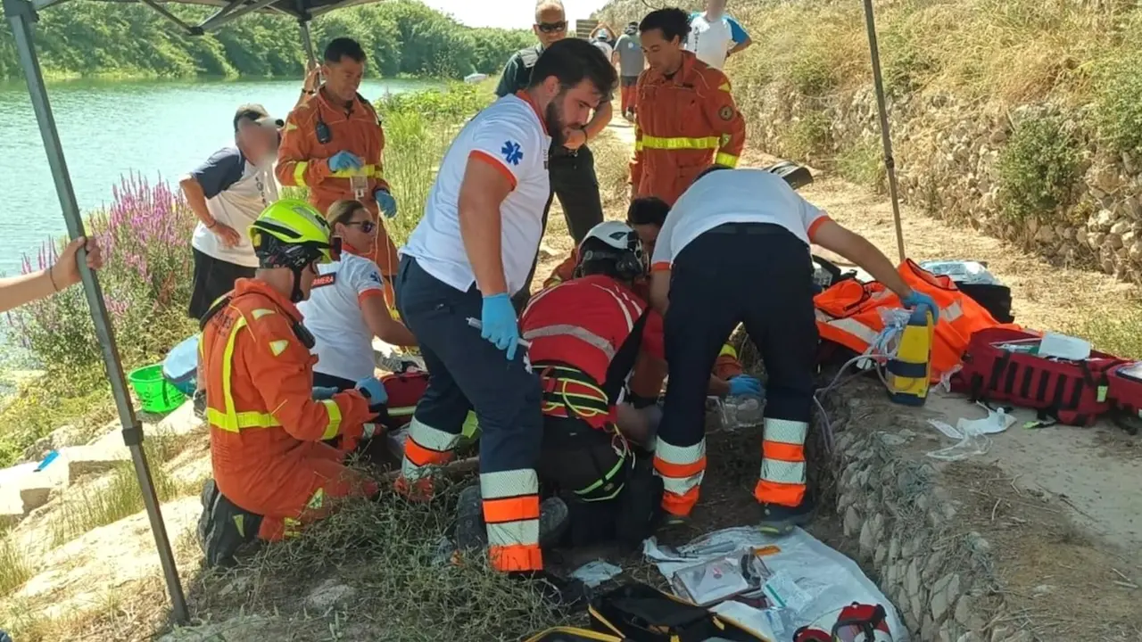 Muere un hombre de 45 años al caer al agua mientras estaba pescando en un río, geas, pescador, rescate,