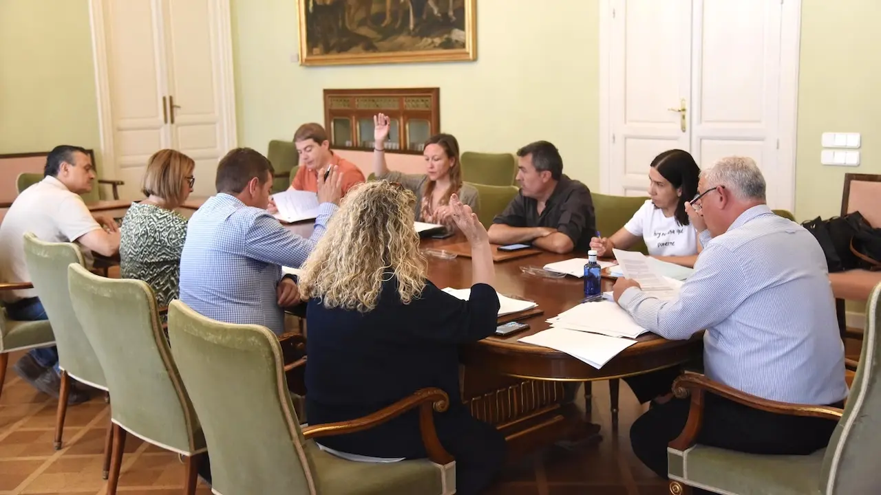 En la imagen un instante de la reunión de la Junta de Gobierno de la Diputación de Guadalajara