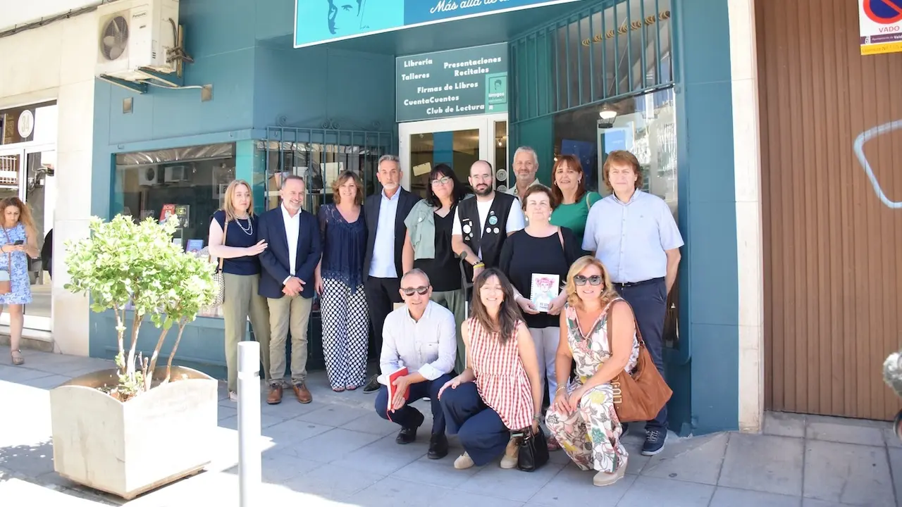 La consejera de Economía, Empresas y Empleo, Patricia Franco, ha visitados varias cooperativas de trabajo asociado en la localidad de Valdepeñas (Ciudad Real)