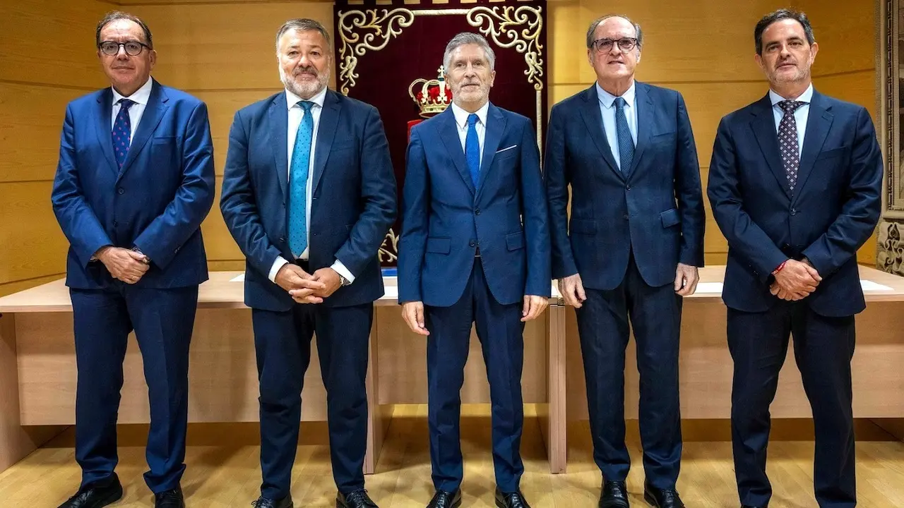El ministro del Interior, Fernando Grande-Marlaska, ha clausurado en Cuenca el curso del Cuerpo Superior de Técnicos de Instituciones Penitenciarias