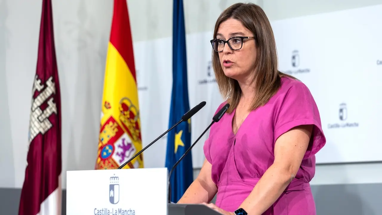 La consejera portavoz del Gobierno de Castilla-La Mancha, Esther Padilla, informa sobre los acuerdos adoptados en el Consejo de Gobierno - EFE/Ángeles Visdómine