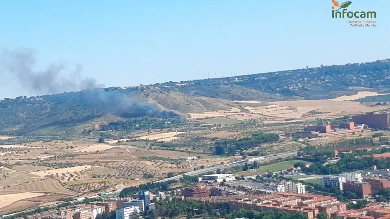Se declara un incendio cerca del Hospital de Guadalajara que está en nivel 1