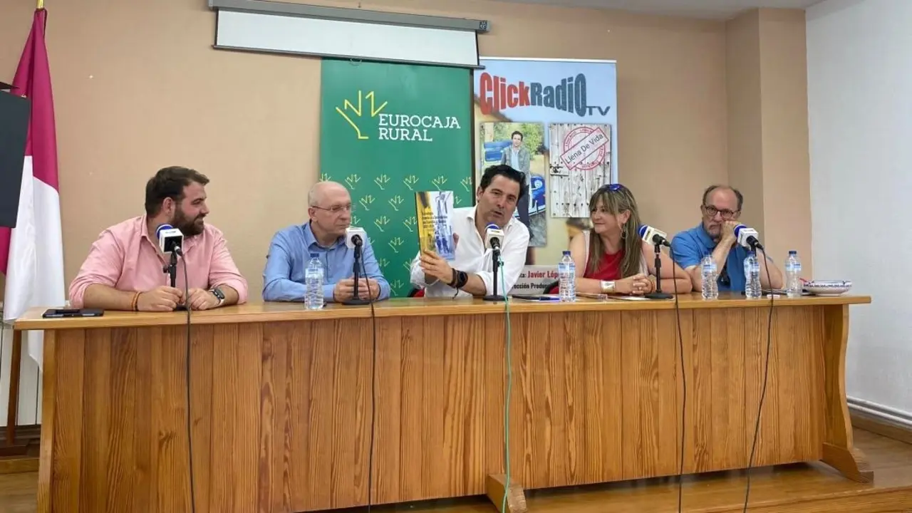 El comisionado del Reto Demográfico del Gobierno de Castilla-La Mancha, Jesús Alique, durante la entrevista en el programa ‘Llena De Vida: La España Vaciada’