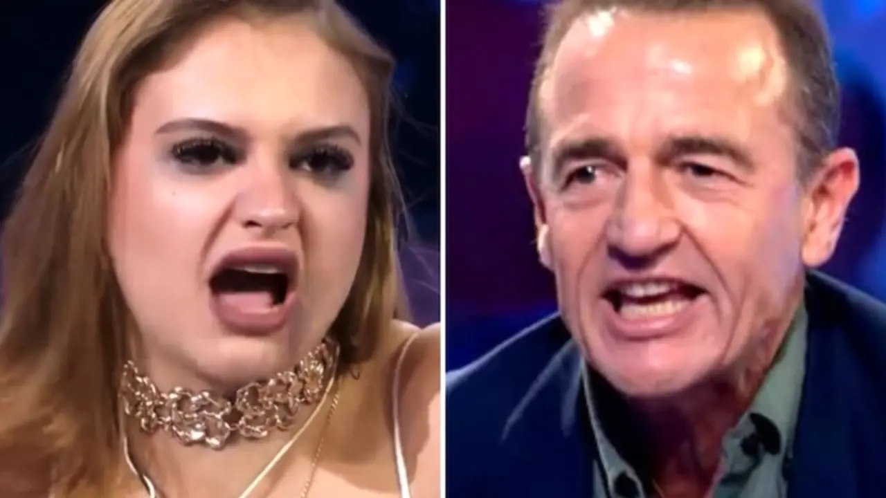 Una invitada destroza a Alessandro Lequio en pleno directo con lo que le arrea en su cara