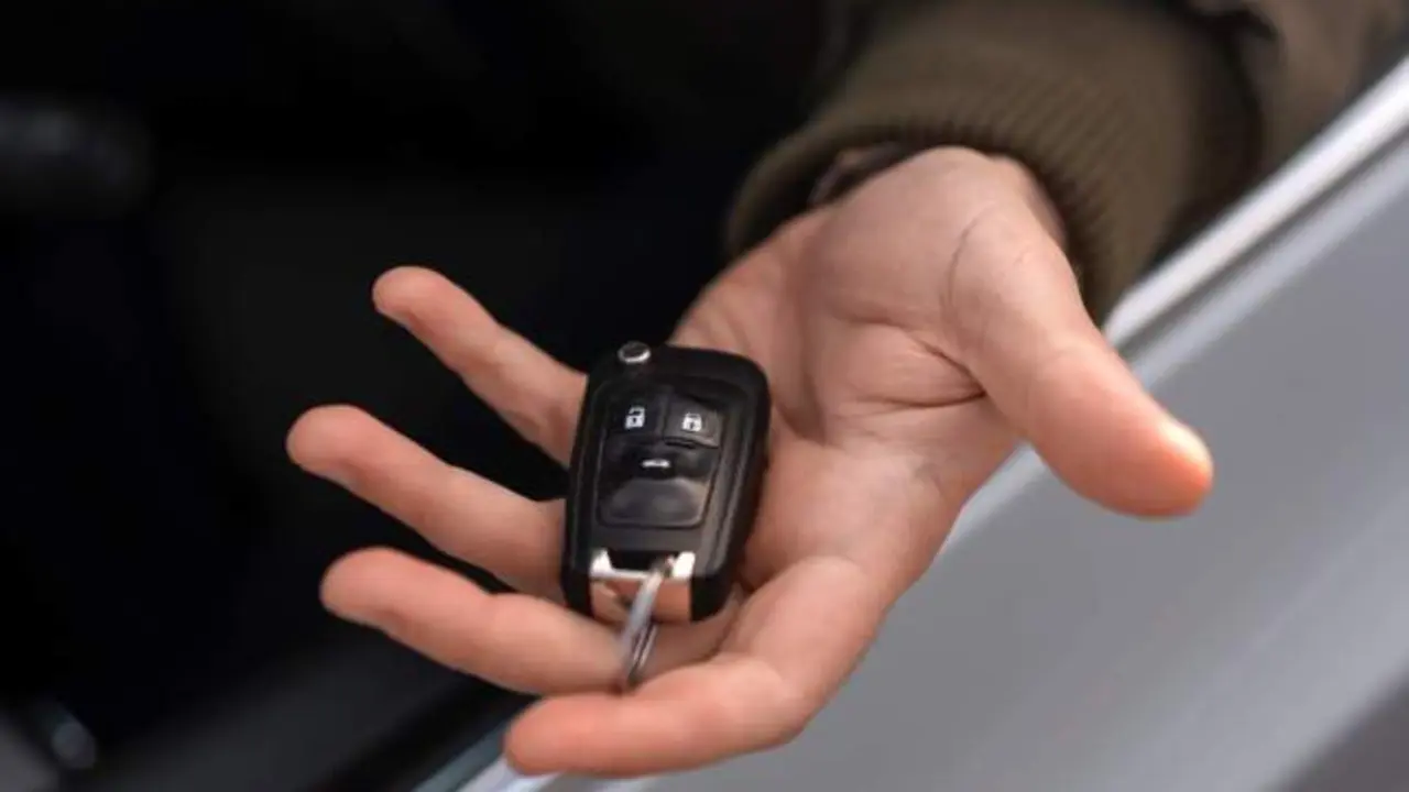 Oleada de robos en coches: revueltos por dentro, sin daños y cerrados ¿Cómo lo hacen?