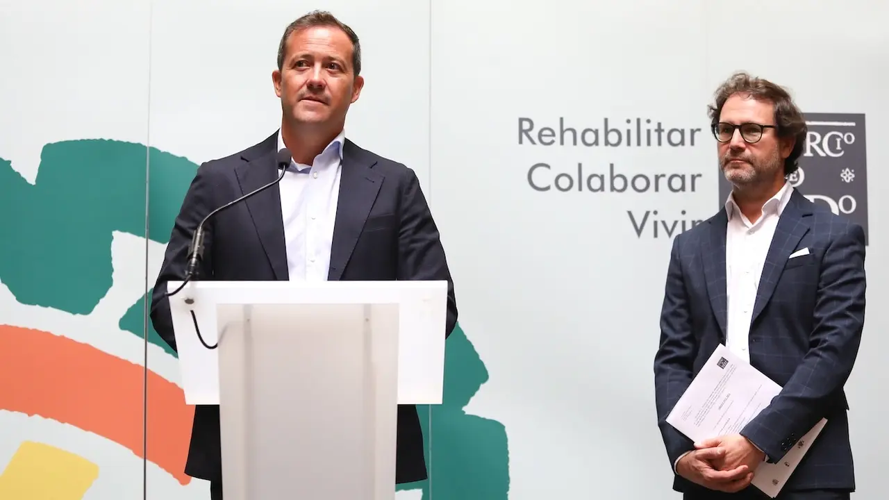 El alcalde de Toledo, Carlos Velázquez, en rueda de prensa tras presidir la reunión del Consorcio de la Ciudad de Toledo