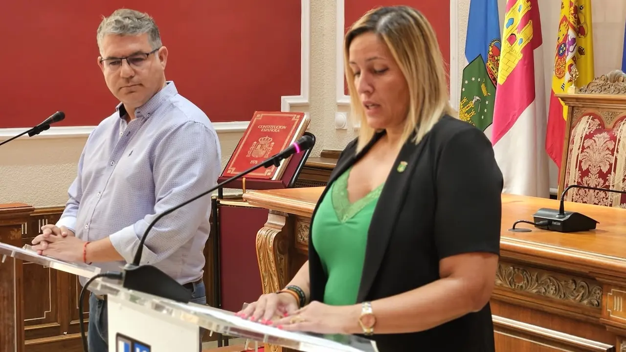 El PP y Vox suscriben un acuerdo para la gobernabilidad de la ciudad de Hellín (Albacete)