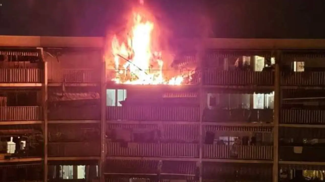 Al menos 7 muertos, entre ellos un niño, en el incendio de un edificio de viviendas