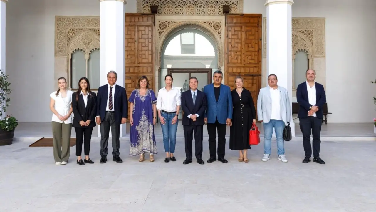 El presidente de Castilla-La Mancha, Emiliano García-Page, se ha reunido con los representantes de la empresa 'RE&amp;UP Recycling Technologies'