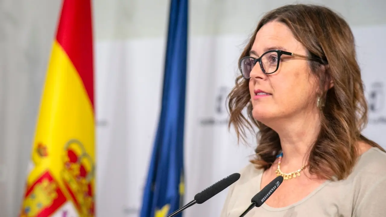 La consejera portavoz del Gobierno de Castilla-La Mancha, Esther Padilla, ha informado en rueda de prensa de los asuntos de la reunión del Consejo de Gobierno