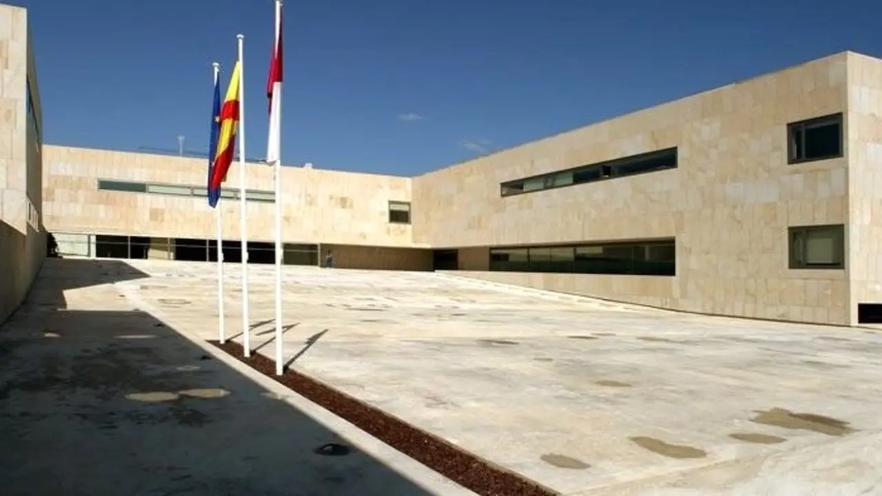 En la imagen de archivo la sede de la Consejería de Educación, Cultura y Deportes de Castilla-La Mancha en la ciudad de Toledo